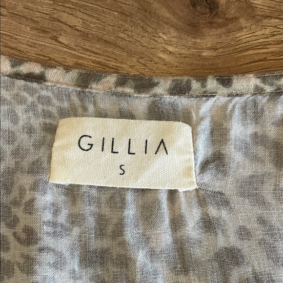 Gillia Gray Animal Print Top - Picture 2 of 9